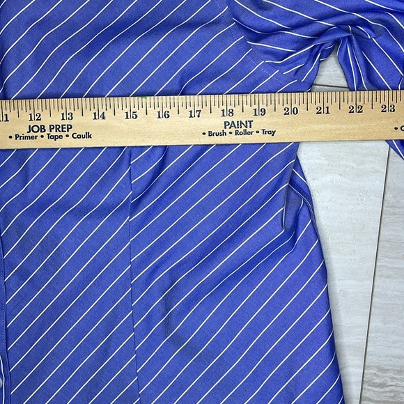 CHICO’S coolmax all season no-wrinkle button up blouse Blue Pinstripe sz 14 top - Picture 4 of 8